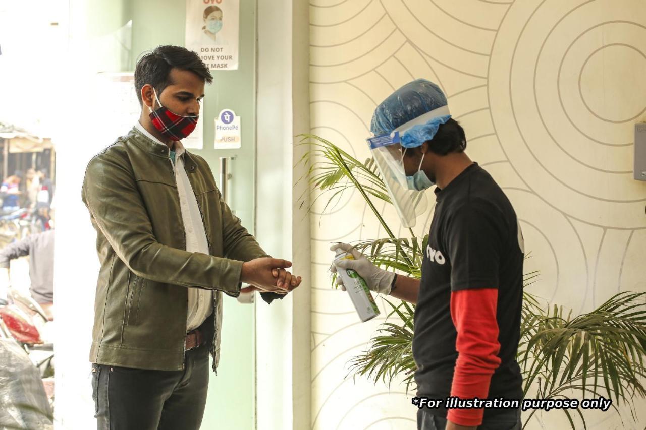 Collection O 76248 Hotel D Crown New Delhi Buitenkant foto